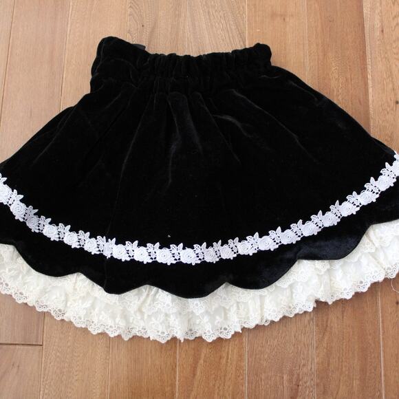catherine cottage Other - Girls Catherine Cottage Black Velvet Petticoat Lace Embroidered Skirt 4-5